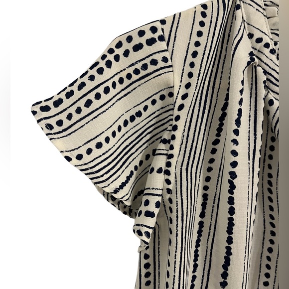 Bobeau top Size Med white and blue design tie collar - Picture 2 of 7